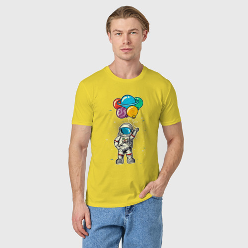 Мужская футболка хлопок Космонавт на воздушных шариках, цвет желтый - фото 3