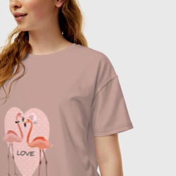 Женская футболка хлопок Oversize Розовые фламинго на фоне розового сердца - фото 2