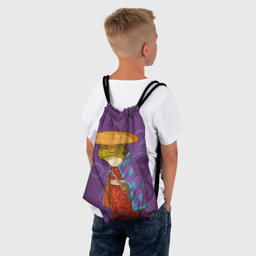 Рюкзак-мешок 3D Лягуха-самурай на фиолетовом фоне - фото 4