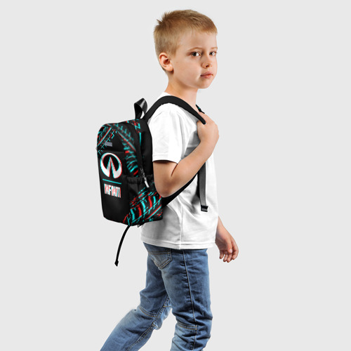 Детский рюкзак 3D Значок Infiniti в стиле glitch на темном фоне - фото 2