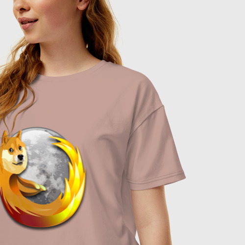Женская футболка хлопок Oversize с принтом Пёсик Доге охватывает планету, фото на моделе #1