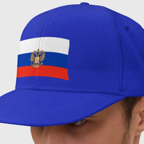 Кепка снепбек с прямым козырьком Герб России на фоне флага