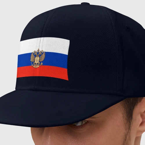 Кепка снепбек с прямым козырьком Герб России на фоне флага