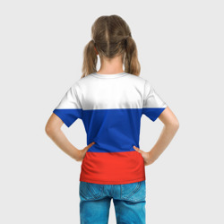 Футболка с принтом Герб России на фоне флага для мужчины, вид на модели сзади №3. Цвет основы: белый