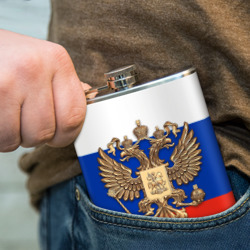 Фляга с принтом Герб России на фоне флага для любого человека, вид спереди №4. Цвет основы: металл
