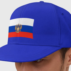 Кепка снепбек с прямым козырьком Герб России на фоне флага