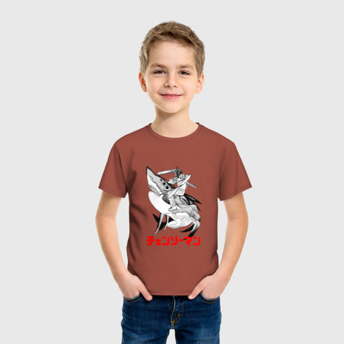 Детская футболка хлопок с принтом Дэндзи верхом на демонической акуле, фото на моделе #1