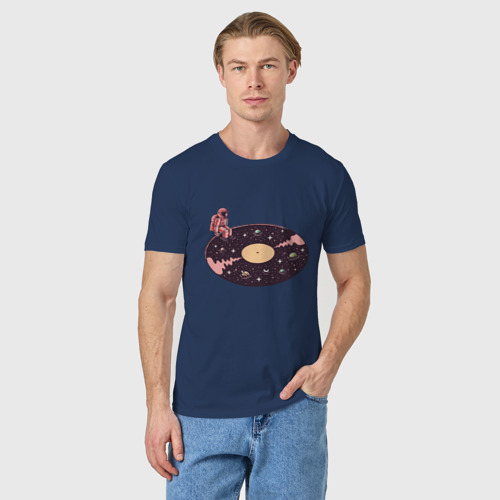 Мужская футболка хлопок с принтом Space Vinyl, фото на моделе #1