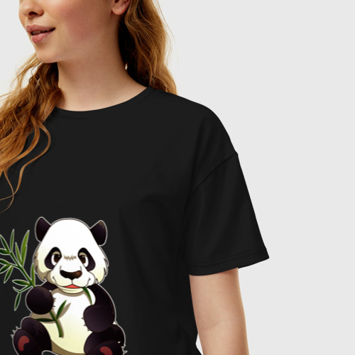 Женская футболка хлопок Oversize с принтом Панда кушает бамбук, фото на моделе #1