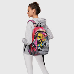 Рюкзак с принтом Скейтер Барт Симпсон на фоне стены с граффити для любого человека, вид спереди №4. Цвет основы: белый