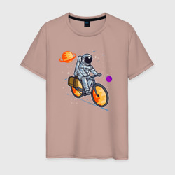 Космонавт едет на велосипеде – Мужская футболка хлопок с принтом купить со скидкой в -20%