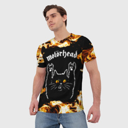 Футболка с принтом Motorhead рок кот и огонь для мужчины, вид на модели спереди №2. Цвет основы: белый