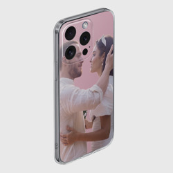 Чехол для iPhone 15 Pro силиконовый с защитой камеры Постучись в мою дверь - Эда и Серкан - фото 2