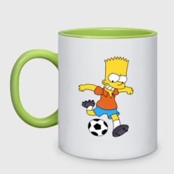 Кружка двухцветная Барт Симпсон бьёт по футбольному мячу