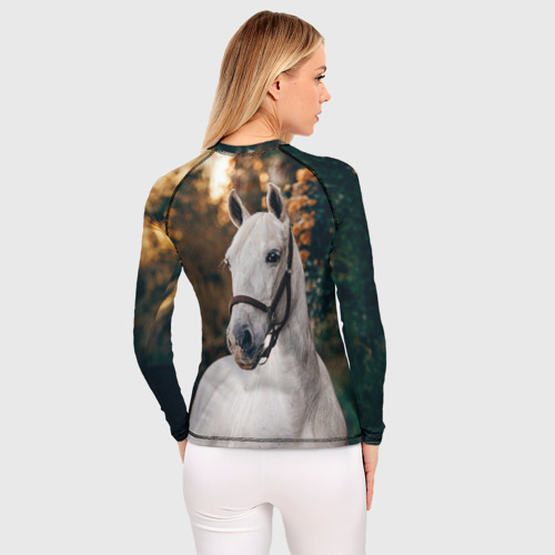 Женский рашгард 3D с принтом Белая лошадка, вид сзади #2