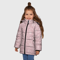 Зимняя куртка для девочек 3D Белые ажурные цветы на пыльном розовом - фото 2
