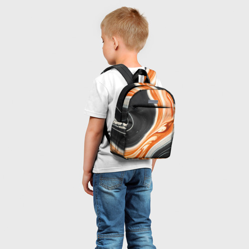 Детский рюкзак 3D с принтом Оранжевые разводы краски, фото на моделе #1