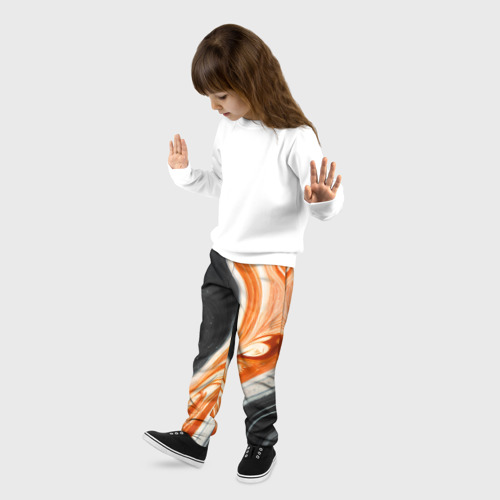 Детские брюки 3D с принтом Оранжевые разводы краски, фото на моделе #1