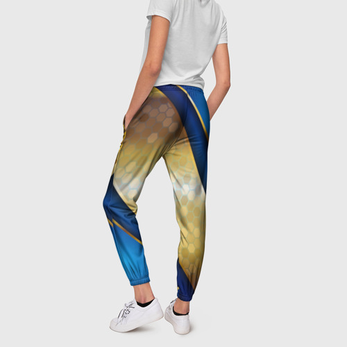 Женские брюки 3D с принтом Золотой герб России на синем объемном фоне, вид сзади #2