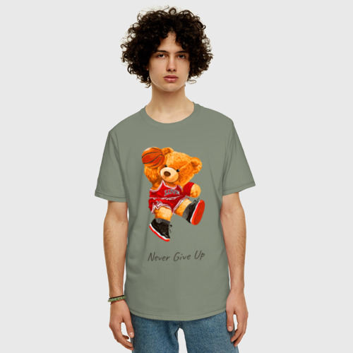 Мужская футболка хлопок Oversize с принтом Никогда не сдавайся - мишка баскетболист, фото на моделе #1