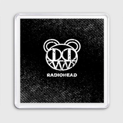 Магнит 55*55 Radiohead с потертостями на темном фоне