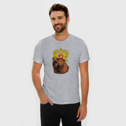 Мужская футболка хлопок Slim Патриотичный медведь на фоне герба - фото 2
