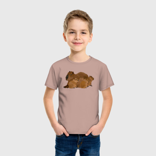 Детская футболка хлопок с принтом Капибары со своей семьёй, фото на моделе #1