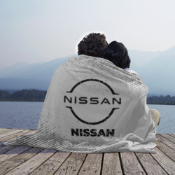 Плед с принтом Nissan с потертостями на светлом фоне для любого человека, вид спереди №3. Цвет основы: 3d (велсофт)