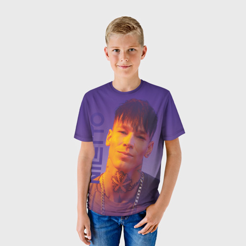 Детская футболка 3D с принтом Niletto на фиолетовом фоне, фото на моделе #1