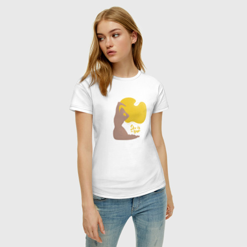 Женская футболка хлопок с принтом She is the Sun, фото на моделе #1