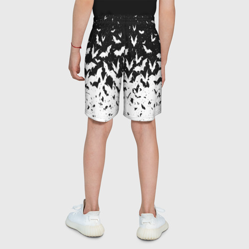 Детские спортивные шорты 3D с принтом Black and white bat pattern, вид сзади #2