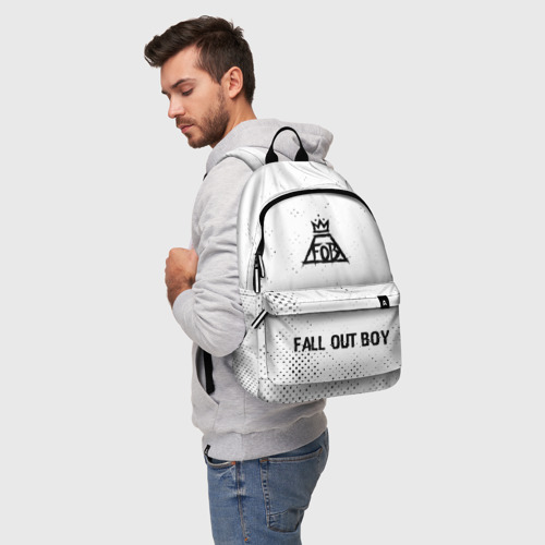 Рюкзак 3D с принтом Fall Out Boy glitch на светлом фоне: символ, надпись, фото на моделе #1