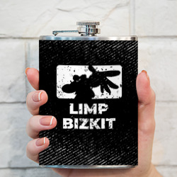 Фляга Limp Bizkit с потертостями на темном фоне - фото 2