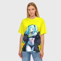 Женская футболка oversize 3D Ребекка пьет коктель - Киберпанк аниме - фото 2