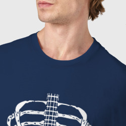 Футболка с принтом Гитара-скелет для мужчины, вид на модели спереди №4. Цвет основы: темно-синий