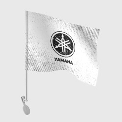Флаг для автомобиля Yamaha с потертостями на светлом фоне