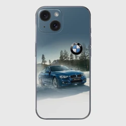 Чехол для iPhone 15 силиконовый с защитой камеры Крутая бэха мчится по лесной дороге