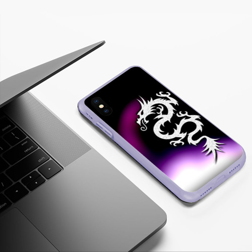 Чехол для iPhone XS Max матовый Когтистый Дракон - трайбл, цвет светло-сиреневый - фото 5