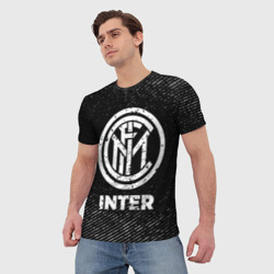 Мужская футболка 3D Inter с потертостями на темном фоне - фото 2