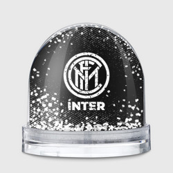 Игрушка Снежный шар Inter с потертостями на темном фоне