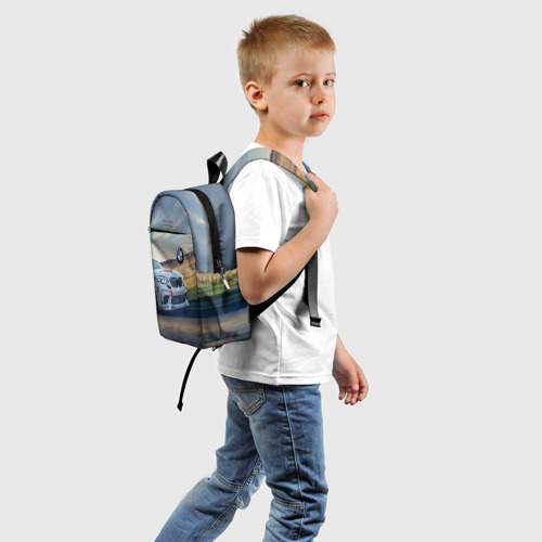 Детский рюкзак 3D с принтом Мощная бэха на трассе, вид сзади #1