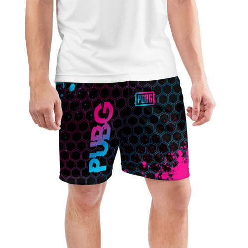 Мужские шорты спортивные с принтом PUBG - neon gradient: надпись, символ, фото на моделе #1