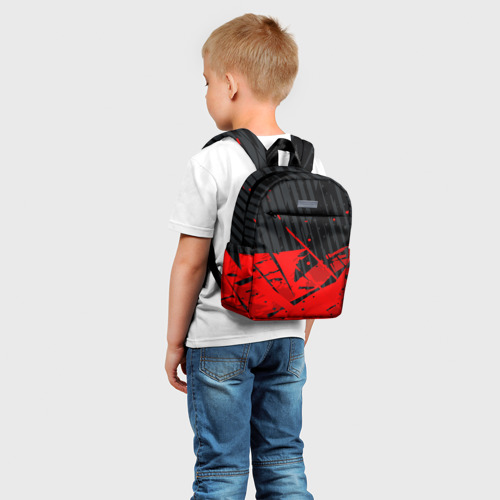 Детский рюкзак 3D с принтом Красные брызги на черном фоне, фото на моделе #1