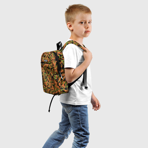 Детский рюкзак 3D с принтом Камуфляж осенний лес мелкий, вид сзади #1