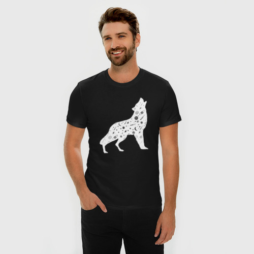 Мужская футболка хлопок Slim с принтом Созвездие волка - волк из звезд, фото на моделе #1