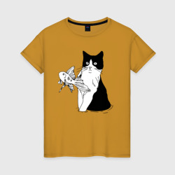 Женская футболка хлопок Кот, сидя в воде, караулит золотую рыбку