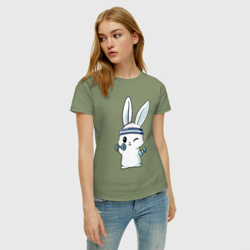 Женская футболка хлопок Прикольный зайчишка пауэрлифтер, цвет авокадо - фото 3