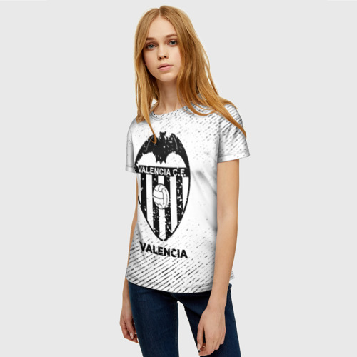 Женская футболка 3D с принтом Valencia с потертостями на светлом фоне, фото на моделе #1