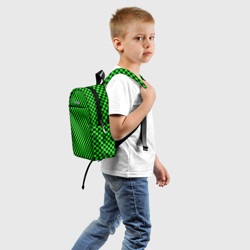 Детский рюкзак 3D с принтом Зелёная шахматка - паттерн, вид сзади #1