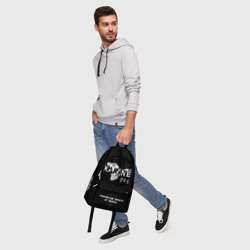 Рюкзак с принтом Боец карате на черном фоне для любого человека, вид спереди №5. Цвет основы: белый